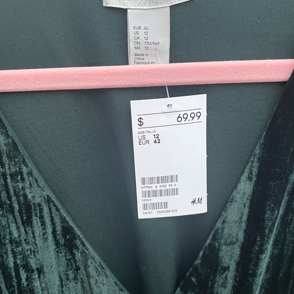 H&M Green emerald valour cocktail dress. Never worn in perfect condition. - Picture 4 of 5